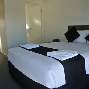 Motel Dooley's Tavern &, Springsure